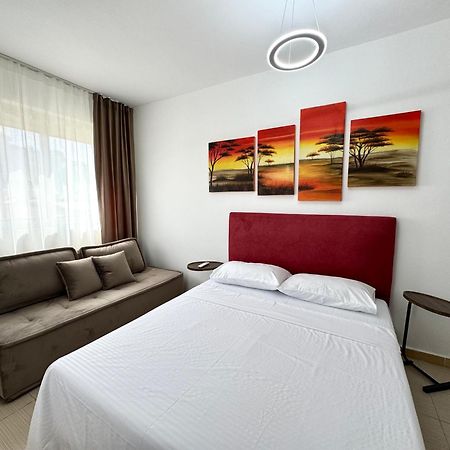 Luxury Apartments In City Center Durrës Esterno foto