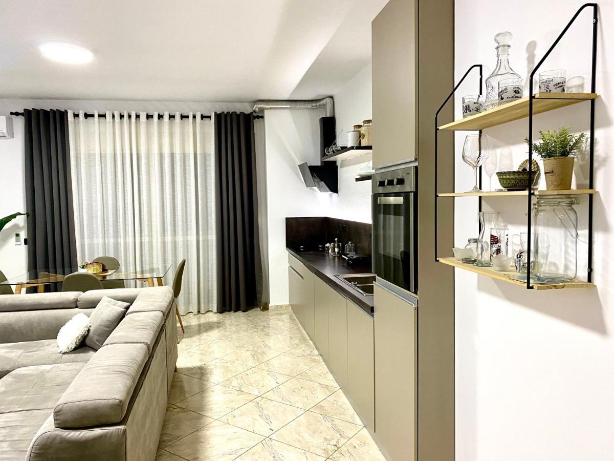 Luxury Apartments In City Center Durrës Esterno foto