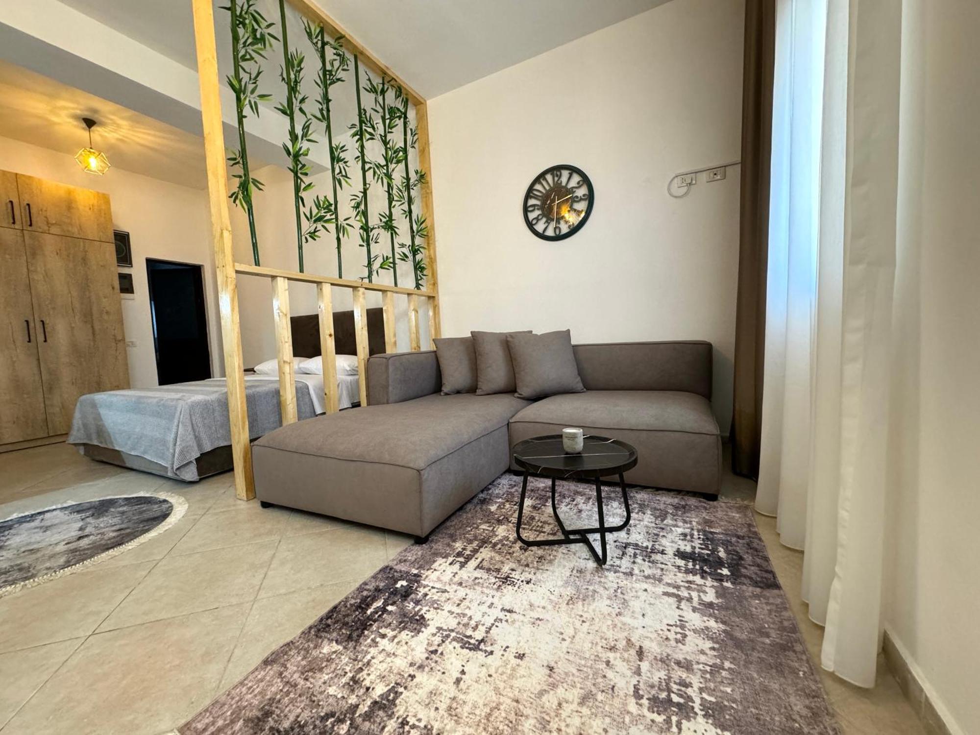 Luxury Apartments In City Center Durrës Esterno foto