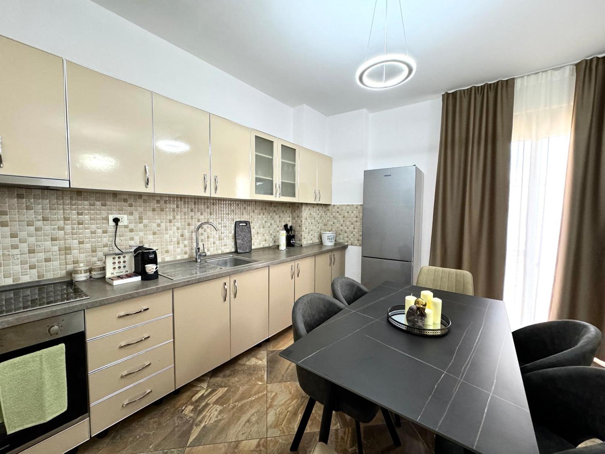 Luxury Apartments In City Center Durrës Esterno foto